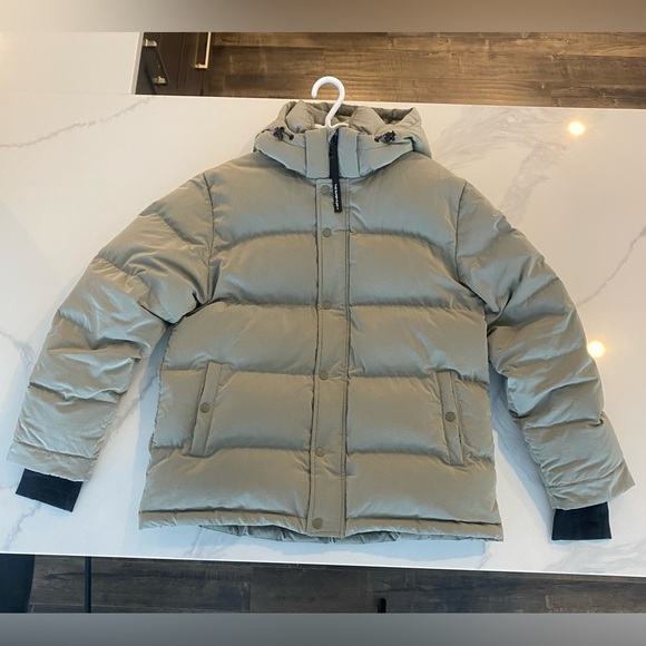 Aritzia Jackets & Blazers - TNA Super Puff Ladies L Parka Modern Taupe Color